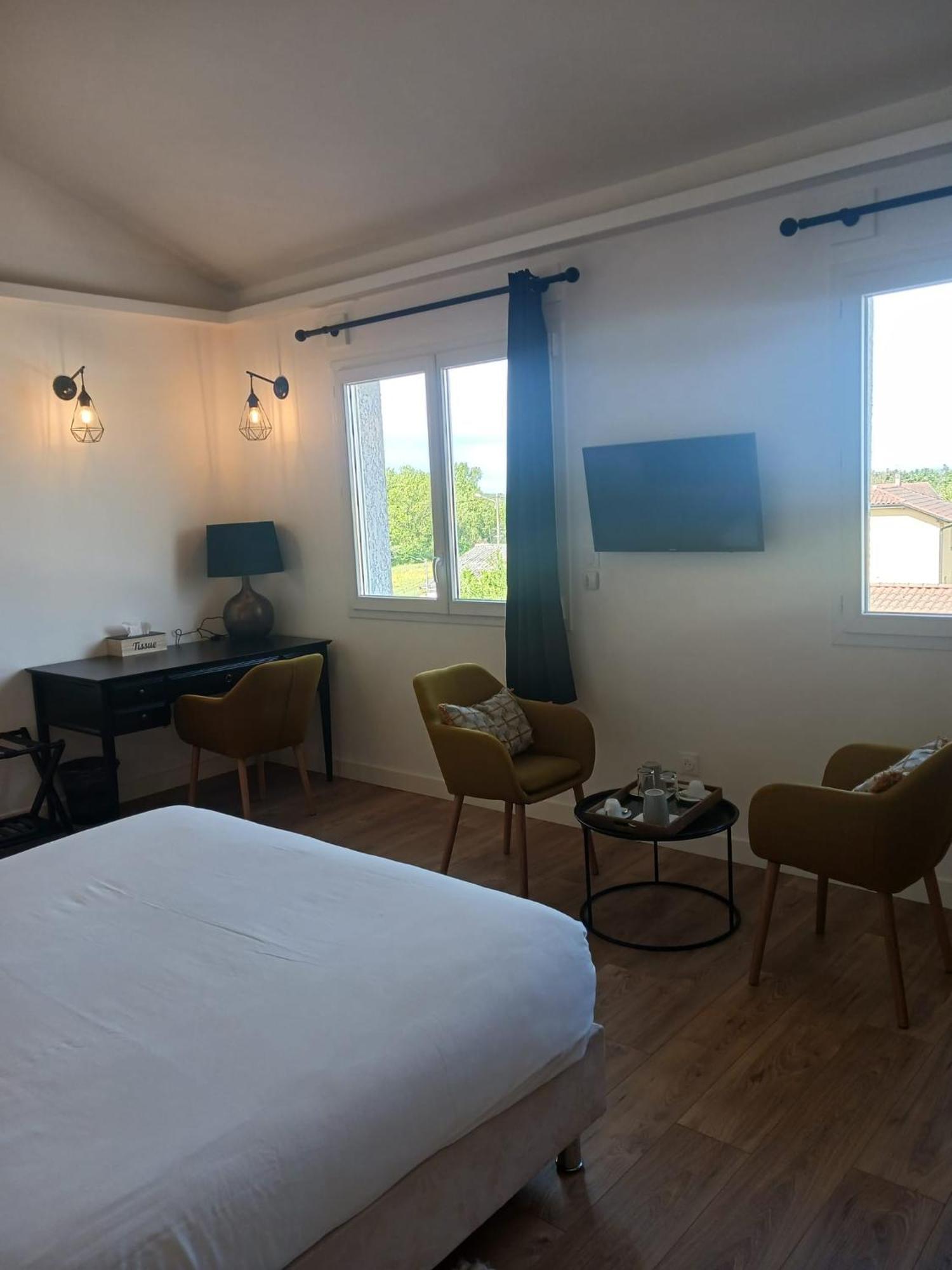 Hotel Merion Villars-les-Dombes Exterior foto